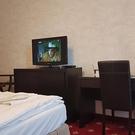 ホテル ニヴィー 3*