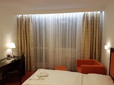 ニヴィー 3*