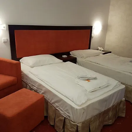Nivy Hotel 3*